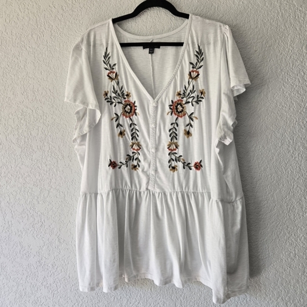 Lane Bryant 30/32 White Floral Embroidered Blosue Flutter Short Sleeve V‎ Neck